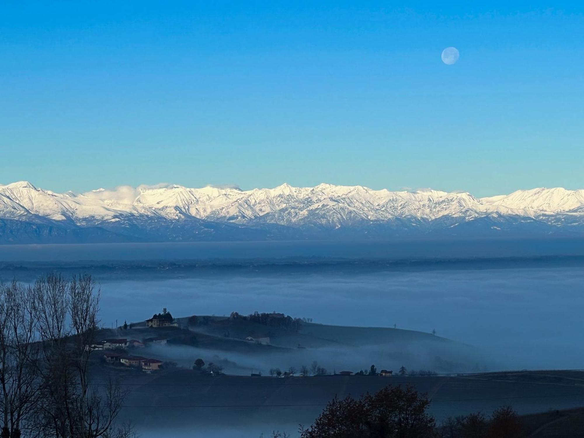 Вилла Just Langhe Casa Barolo Новелло Экстерьер фото