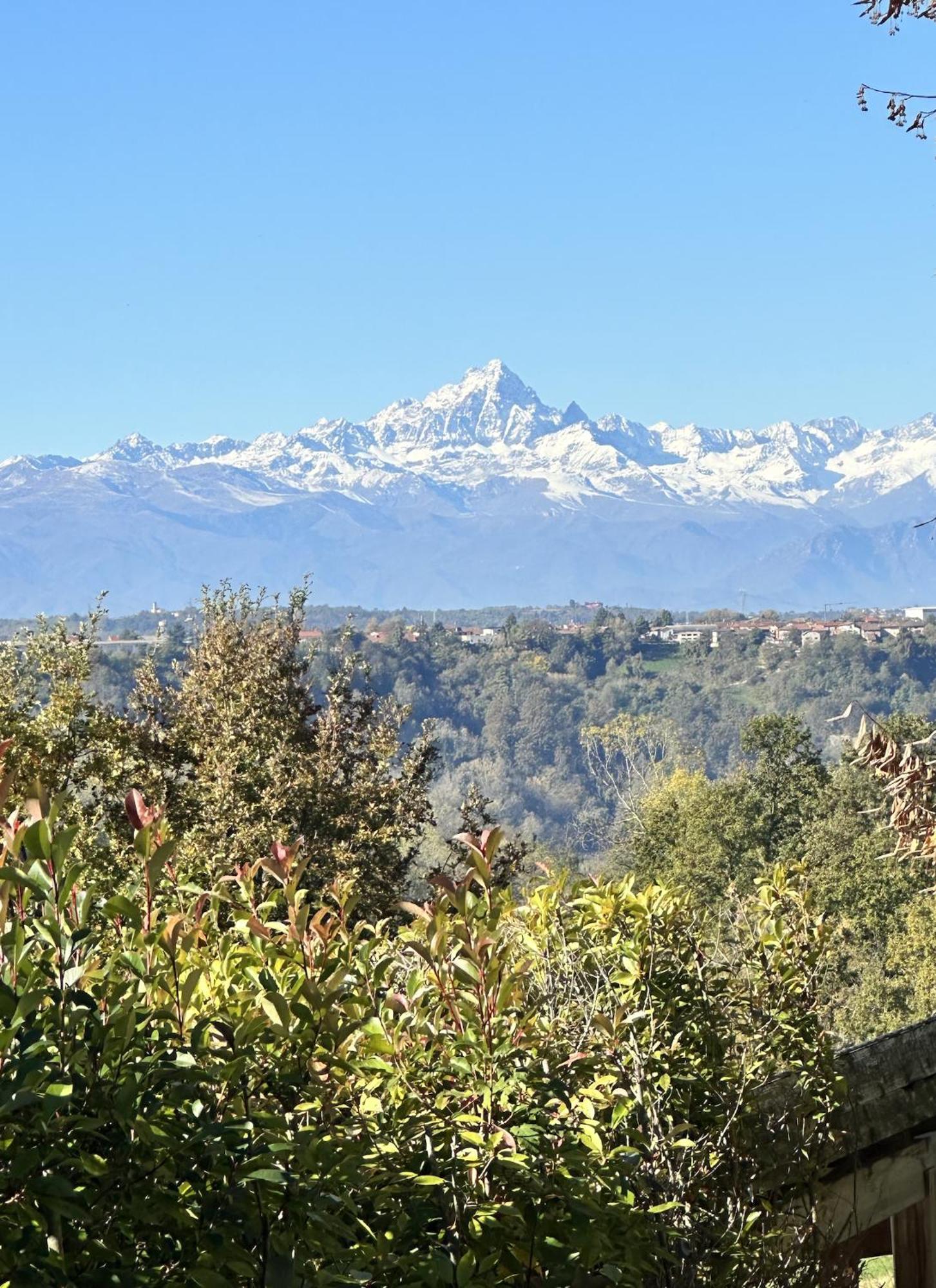 Вилла Just Langhe Casa Barolo Новелло Экстерьер фото