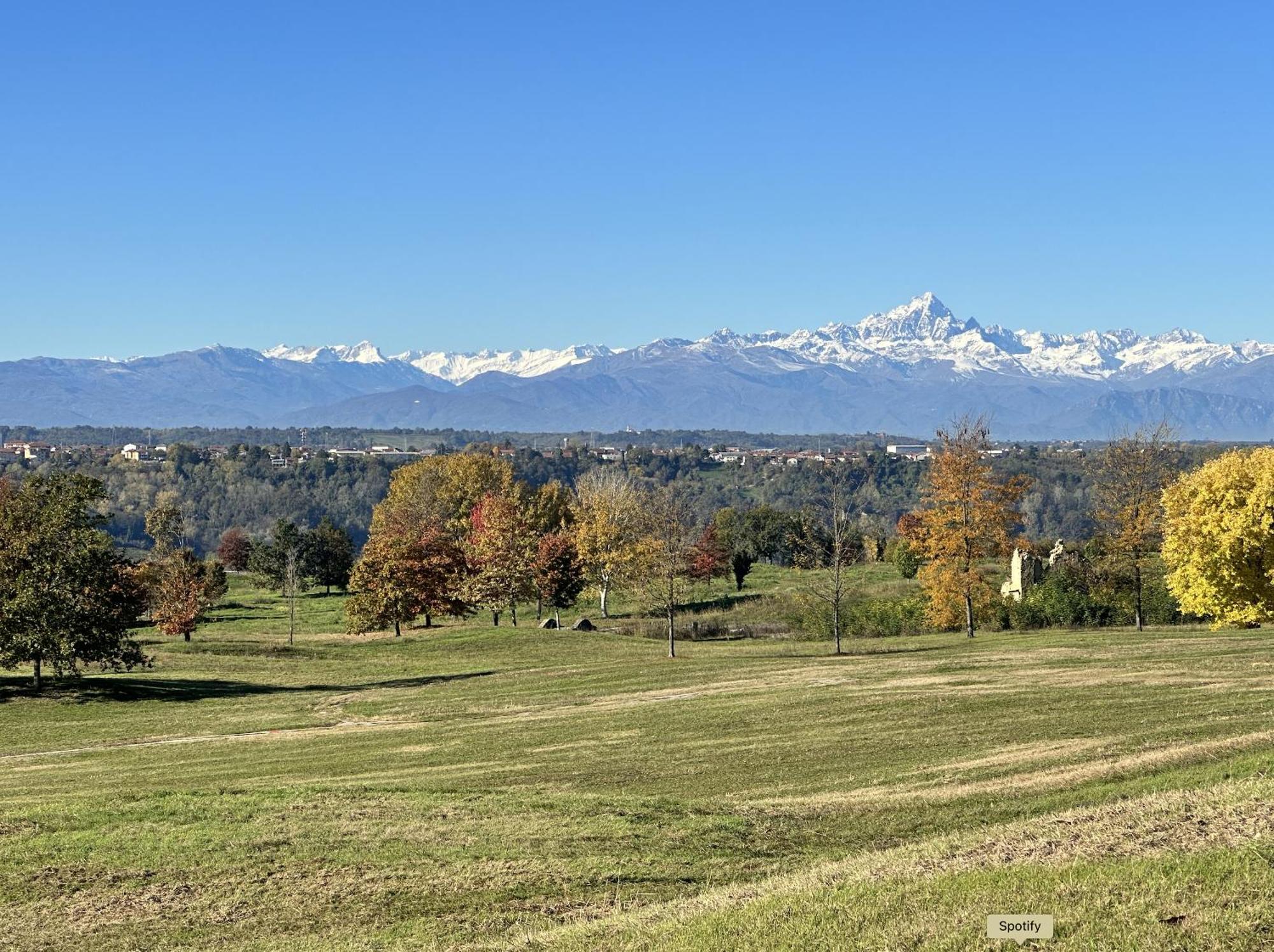 Вилла Just Langhe Casa Barolo Новелло Экстерьер фото
