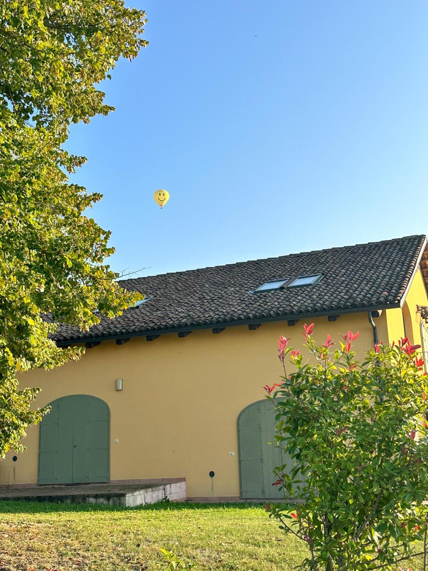 Вилла Just Langhe Casa Barolo Новелло Экстерьер фото