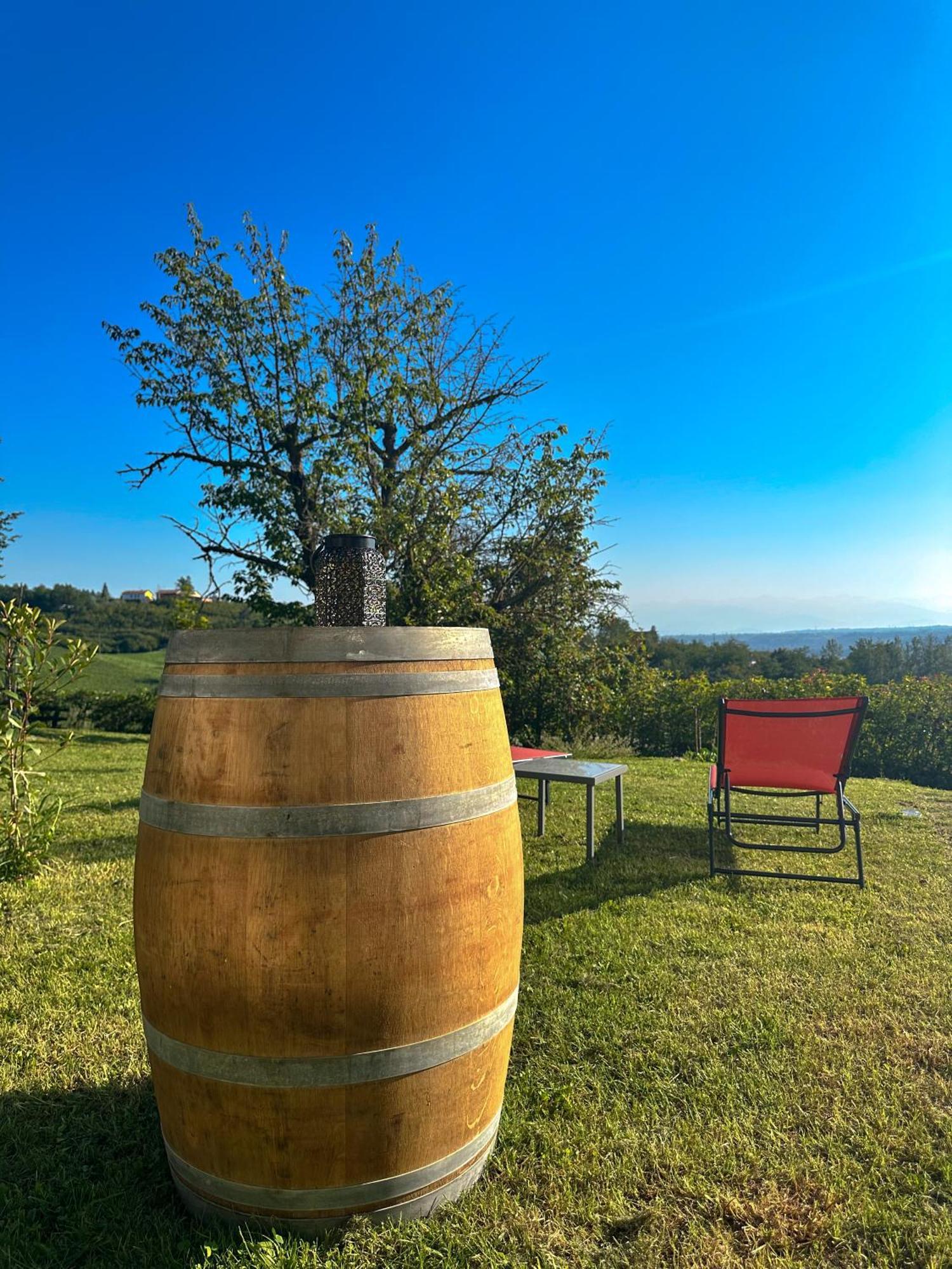 Вилла Just Langhe Casa Barolo Новелло Экстерьер фото