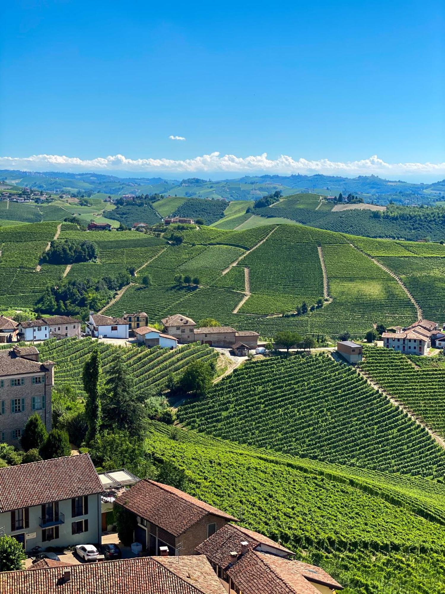 Вилла Just Langhe Casa Barolo Новелло Экстерьер фото